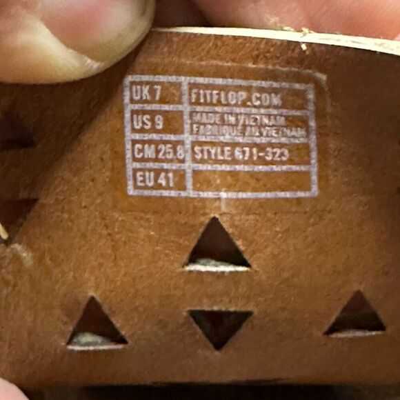 FitFlop Women's Carmel Toe-Post Suede Dress Sandal 9 - Picture 4 of 8